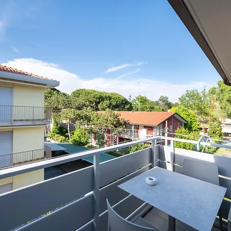 Elegant And Luminous With Terrace Apartment Bibione