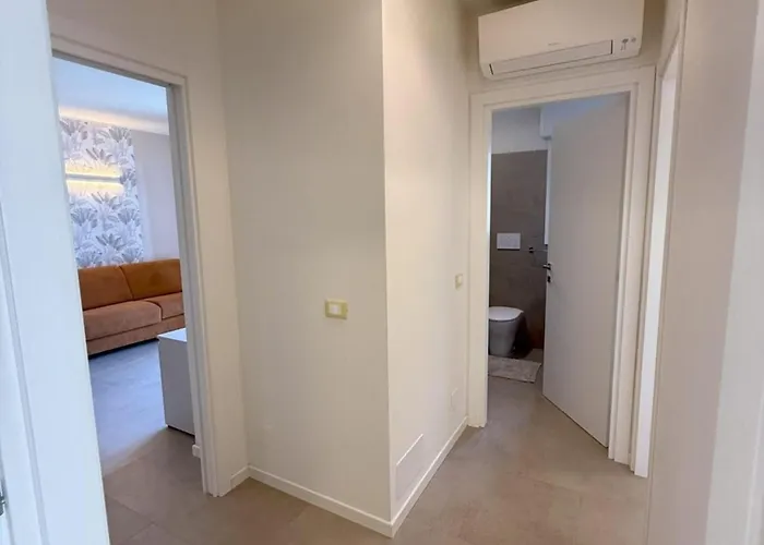 Elegant And Luminous With Terrace Apartament